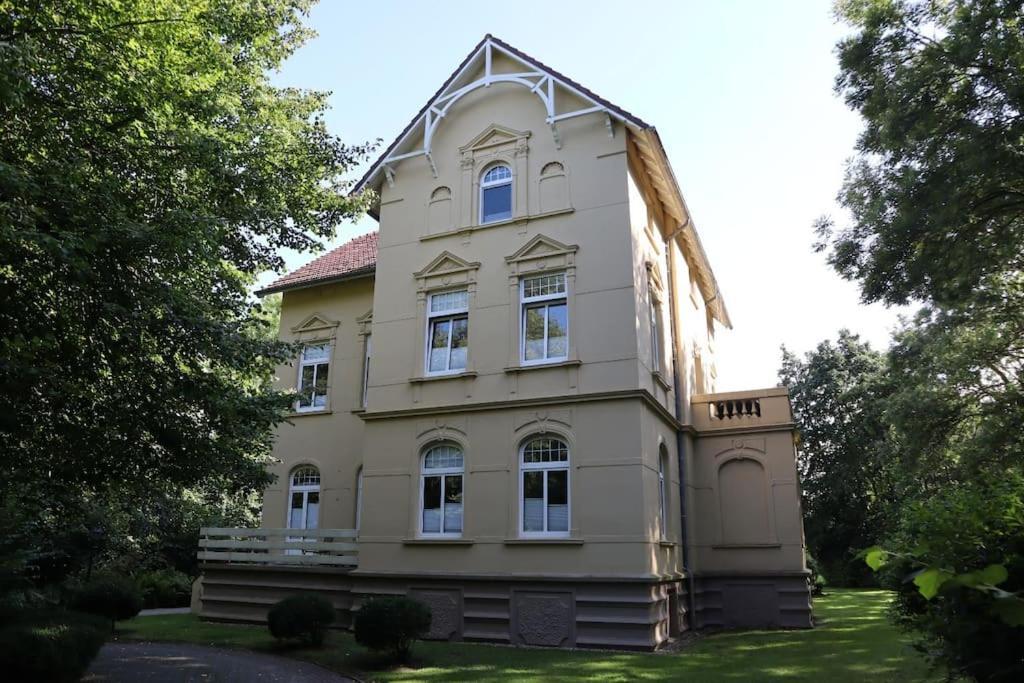 Emily'S Deichbude In Einer Historischen Villa In Dornumersiel Ngoại thất bức ảnh